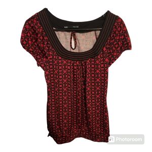 Maurice's woman's top. Sz S. Red/black